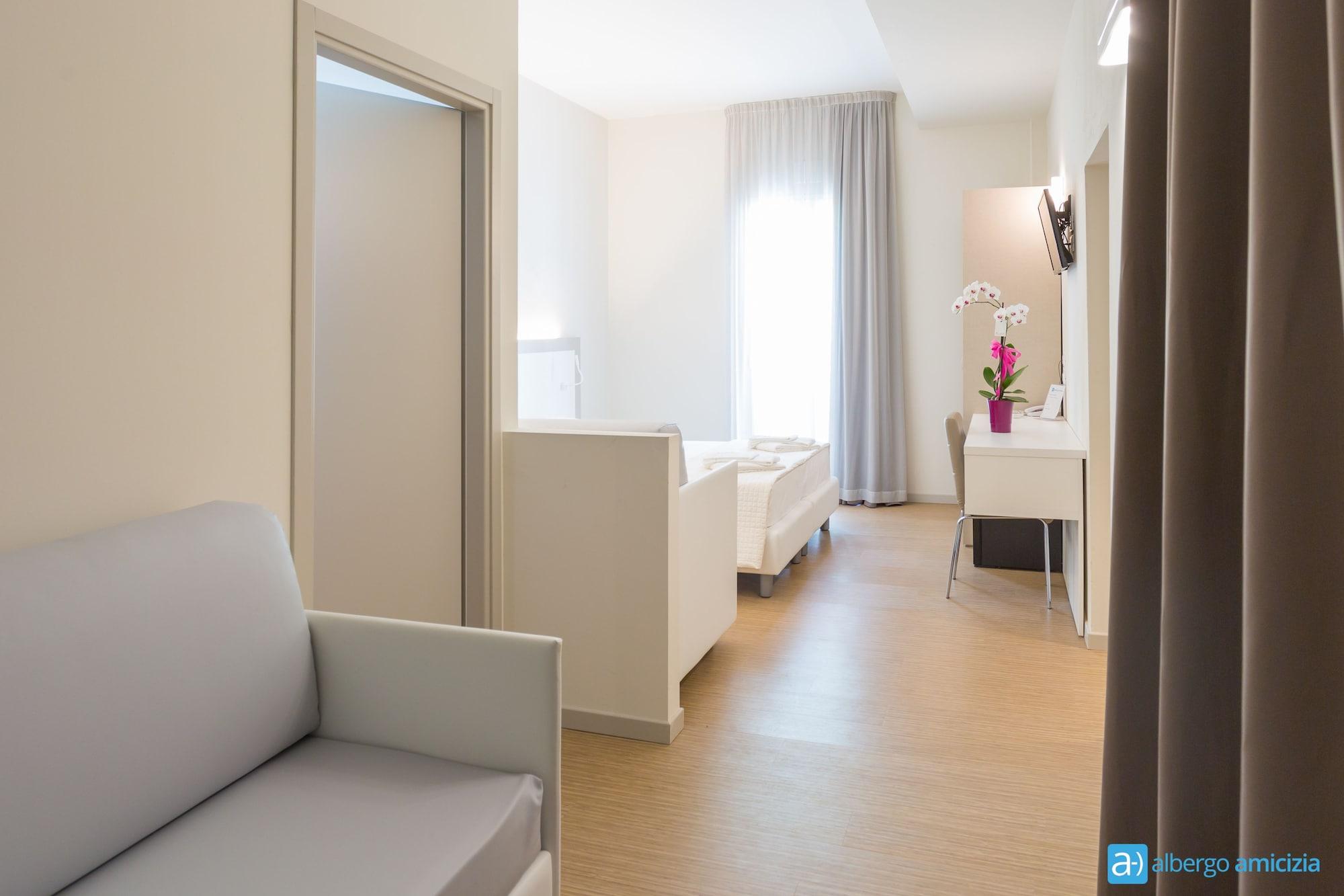 Hotel Amicizia Римини Экстерьер фото