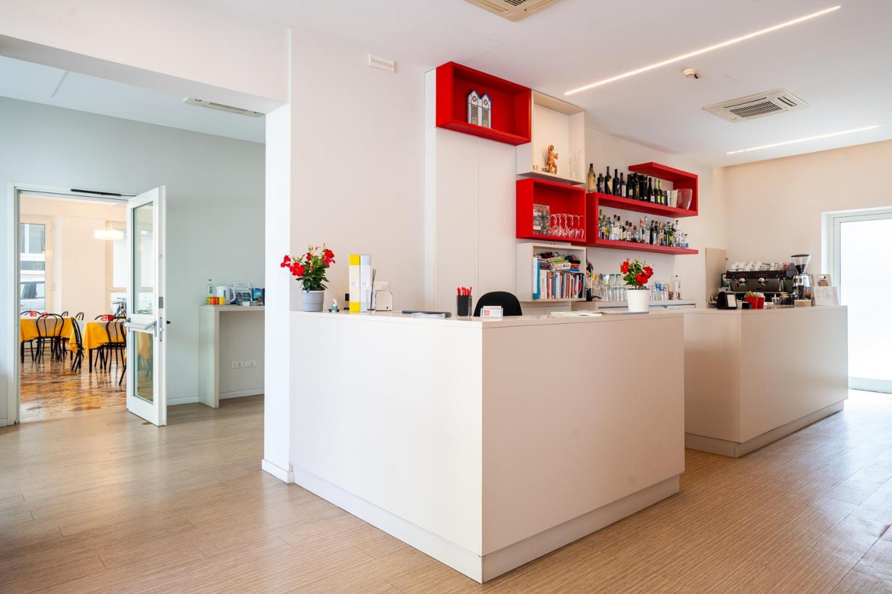 Hotel Amicizia Римини Экстерьер фото