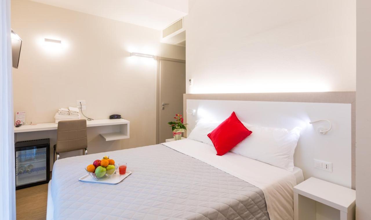 Hotel Amicizia Римини Экстерьер фото